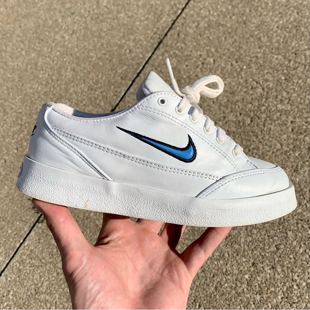 Rare Vintage Womens Y2K Nike Jewel Tennis Shoe Sneakers